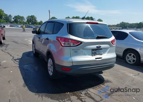 2016 Ford Escape S z USA, uszkodzony, nr VIN 1FMCU0F78GUC05313
